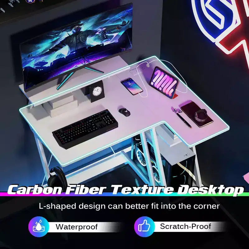 Bureau de jeu en forme avec prises et ports USB et étagère pour écran
