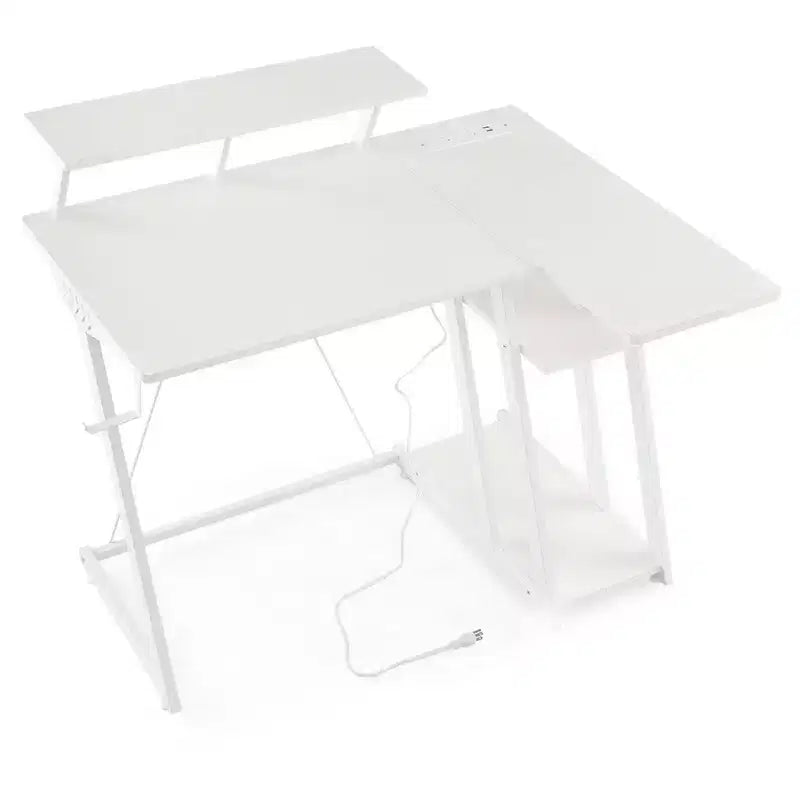 Bureau de jeu en forme avec prises et ports USB et étagère pour écran