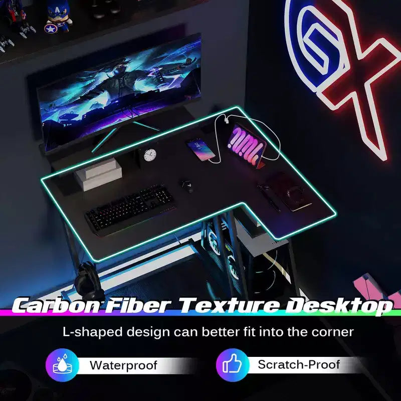 Bureau de jeu en forme avec prises et ports USB et étagère pour écran